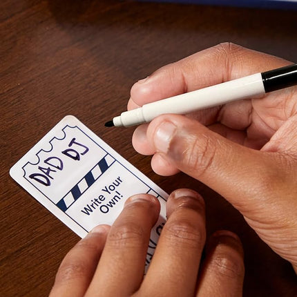 Hasbro Gaming Guesstures Game, Charades Games for 4 or More Players, Includes Customizable Cards and Clapper, Family Party Game for Ages 8 and Up