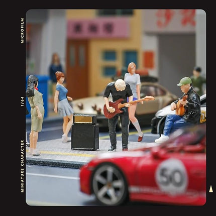 Painted Figure 1:64 Scale Mini Model Trains Architectural Plastic People Figures Standing Bassist Figure Model,Suitable for Miniature Scenes(64beisishou)