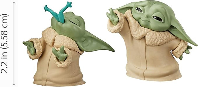 STAR WARS The Bounty Collection The Child Collectible Toys 2.2-Inch The Mandalorian “Baby Yoda” Froggy Snack, Force Moment Figure 2-Pack