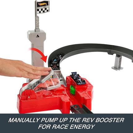 Hot Wheels Toy Car Track Set, 3 Formula 1 Die-Cast Vehicles in 1:64 Scale: McLaren F1 Team, Alpine & VCARB, Sprint Race Circuit (Teams May Vary)