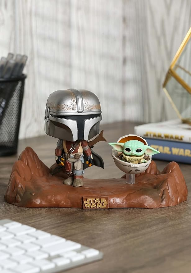 Funko Pop! Star Wars Moment: The Mandalorian - The Mandalorian with The Child