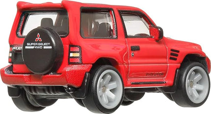 Hot Wheels Premium Car Culture Collectible Toy Car, 1:64 Scale Die-Cast Mitsubishi Pajero Evolution, Terra Trek Vehicle with Real Riders Tires
