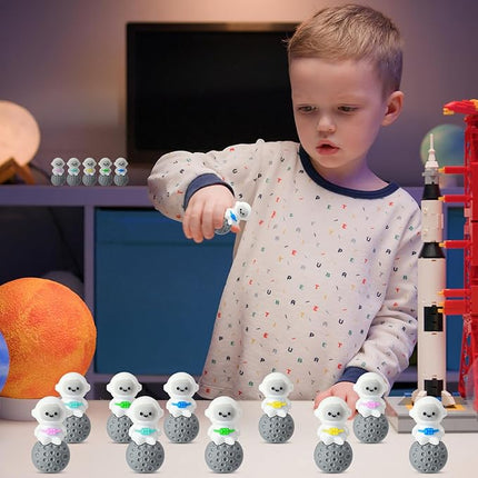 Sonwyoung 50 Pcs Mini Astronaut Figurines Astronaut Statue Space Toys for Space Cake Topper Kids Gift School Classroom Supplies Prize Piñata Goodie Bag Stuffer DIY Home Shelf Tabletop (Seated Pose)