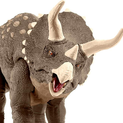 Mattel Jurassic World Dinosaur Toy, Habitat Defender Triceratops Action Figure Made from 60 Per Cent ISCC Certified Plastic