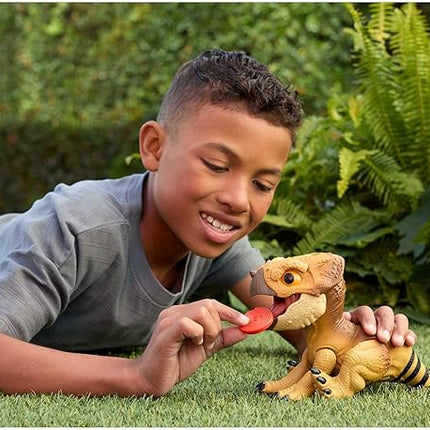 Mattel Jurassic World Rebirth Primal Protector Aquilops Dolores Interactive Dinosaur Toy with Attack Action & Sounds, Pet-Style Electronic Figure with Food Accessory