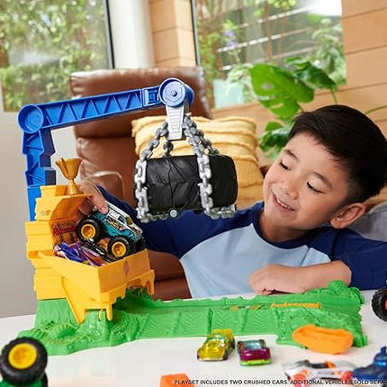 Hot Wheels Monster Trucks Toy Truck & Playset, Rhinomite Chargin’ Challenge Playset with a 1:64 Scale Vehicle & 2 Crushed Cars