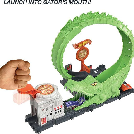 Hot Wheels Toy Car Track Set Gator Loop Attack Playset in Pizza Place with 1:64 Scale Car, Connects to Other Sets