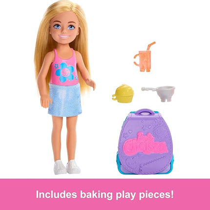 Barbie Family & Friends Cupcake Baking Backpack Blonde Chelsea Doll, Wearable Backpack with Baking Play Pieces