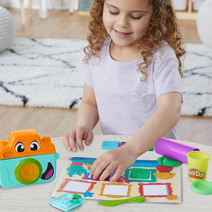 Play-Doh Photo Fun Starter Set, Kids Camera Toy for Pretend Play, Arts & Crafts for Girls & Boys 2+ with 7 Accessories & Playmat