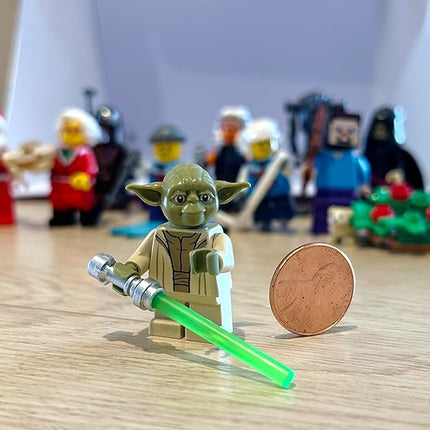 LEGO Star Wars The Clone Wars Minifigure - Yoda with Open Robe and Green Lightsaber (75360)
