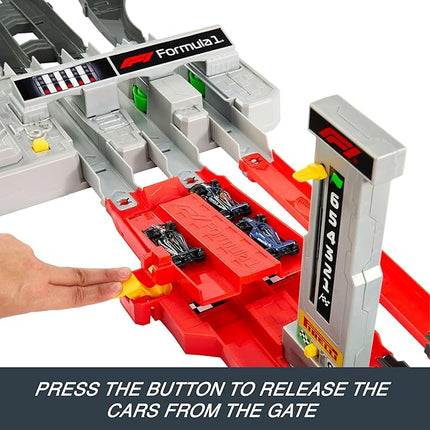 Hot Wheels Toy Car Track Set, Formula 1 Grand Prix Circuit Track Set with 3 1:64 Scale Die-Cast Toy Cars, Two Modes of Racing with a Motorized Booster