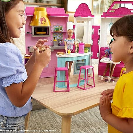 Barbie HBB91 - Zestaw zabawowy Restauracja z lalką i 30+ częściami, prezent dla dzieci, wiek 3+