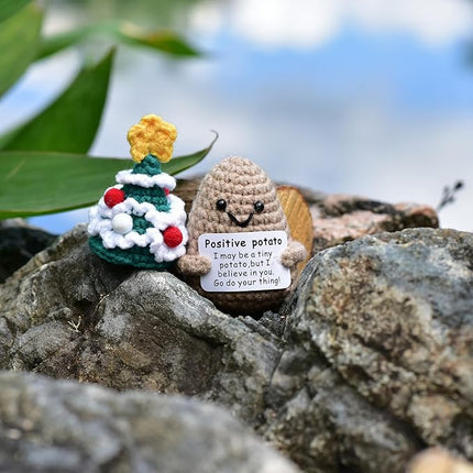1 Pcs Positive Mini Funny Potato Holding Card Crochet Easter Birthday Christmas Mom Dad Sister Friend Wife Husband Colleauge College Students Coworkes Cheer Up Gift Decor