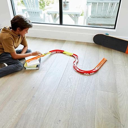 Hot Wheels Toy Car Track Set, Track Builder Unlimited Playset Premium Curve Pack, 16 Component Parts & 1:64 Scale Vehicle