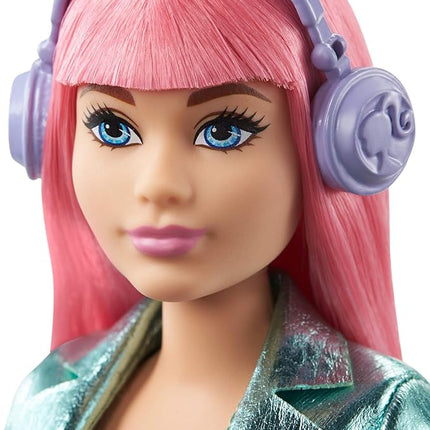 Barbie Princess Adventure Daisy Doll in Princess Fashion (12-inch Curvy) with Pink Hair, Pet Kitten, Tiara, 2 Pairs of Shoes and Accessories, for 3 to 7 Year Olds