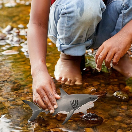 Schleich Wild Life Realistic Great White Shark Figurine - Durable and Educational Ocean Shark Animal Figurine Toy for Play and Imagination for Boys and Girls, Gift for Kids Ages 3+