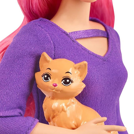 Barbie Dreamhouse Adventures Doll & Accessories, Travel Set with Daisy Doll, Kitten, Working Suitcase & 9 Pieces