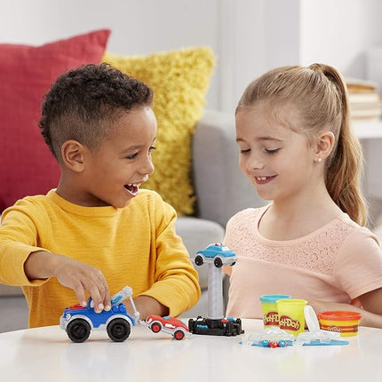 Play-Doh Wheels Tow Truck Toy for Kids 3 Years and Up with 3 Non-Toxic Colors
