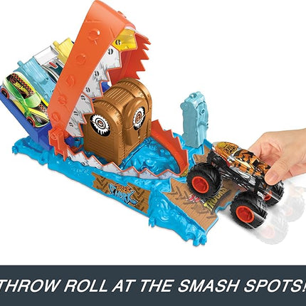 Hot Wheels Monster Trucks Arena Smashers Treasure Chomp Challenge Playset with 1:64 Scale Tiger Shark Toy Monster Truck & 1 Crushed Car