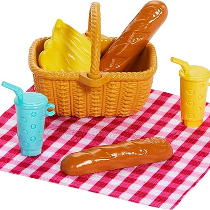 Barbie Family & Friends Dolls & Accessories Playset, Picnic-Themed Playset with Fashion & Small Dolls, Plus 9 Pieces Including Food