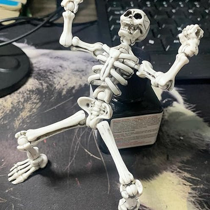 T13 Skeleton Action Figure, Movable Articulated Human Skeleton, 5.12-in Action Figure Wearing Multiple Sets of Weapons, Can Be Painted, Suitable for Collectors As Desktop Decorations (1pcs)
