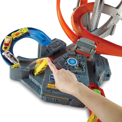 Hot Wheels Track Set Spin Storm, 3 Intersections for Crashing & Motorized Booster, 1:64 Scale Toy Car (Amazon Exclusive)