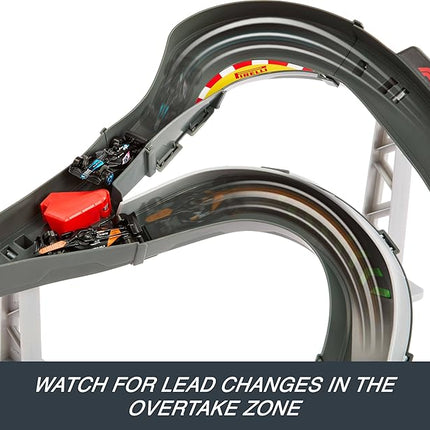 Hot Wheels Toy Car Track Set, 3 Formula 1 Die-Cast Vehicles in 1:64 Scale: McLaren F1 Team, Alpine & VCARB, Sprint Race Circuit (Teams May Vary)