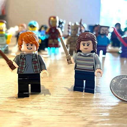 LEGO Harry Potter Minifigure Combo - Hermione in Stripped Sweater and Ron Weasley in Plaid Shirt (Adult Version) with Wands