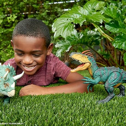 Mattel Jurassic World Gigantic Trackers Action Figure, Neovenator Dinosaur Toy with Attack Chomp, Evolving Head Crest & Digital Play