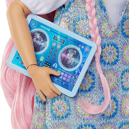 Barbie Dream Besties Doll and Accessories, Daisy Jean Posable Fashion Doll with Removable Fashions & Wavy Pink Hair, 9 DJ & Music Themed Pieces