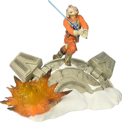 Star Wars Black Series Luke Skywalker Statue Centerpiece - Action Packed Display of a Classic Scene - Light Up Feature - 3 AAA Batteries Not Included - Add More Characters to Build the Scene